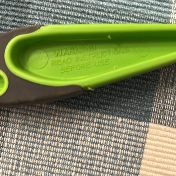 Chuckit! Fetch Games Dog Ball Launcher Pet Toy or Winter Snowball Maker - Picture 3 of 5